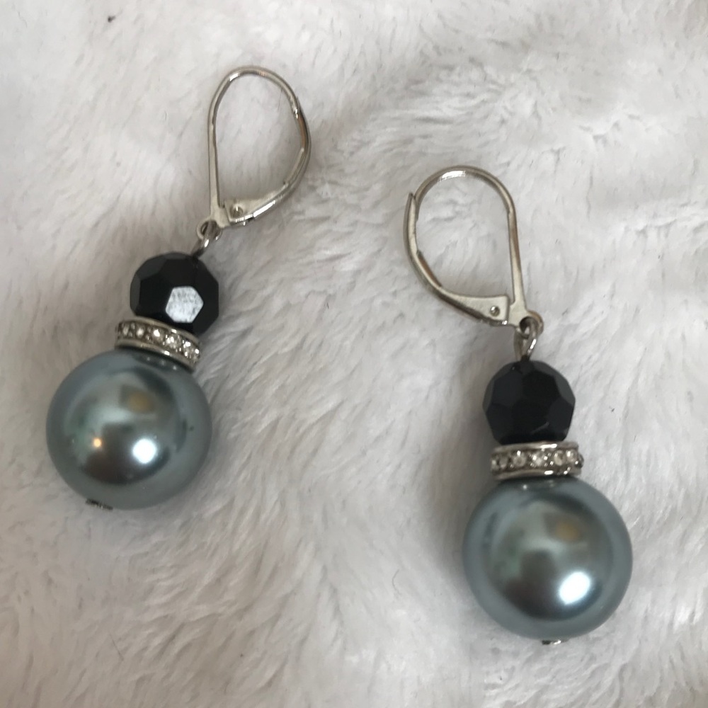 Lever back drop earrings - EUC